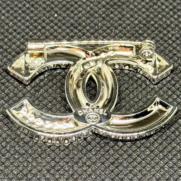 Beautiful Brooch– NWOT 💎 - Picture 6 of 8